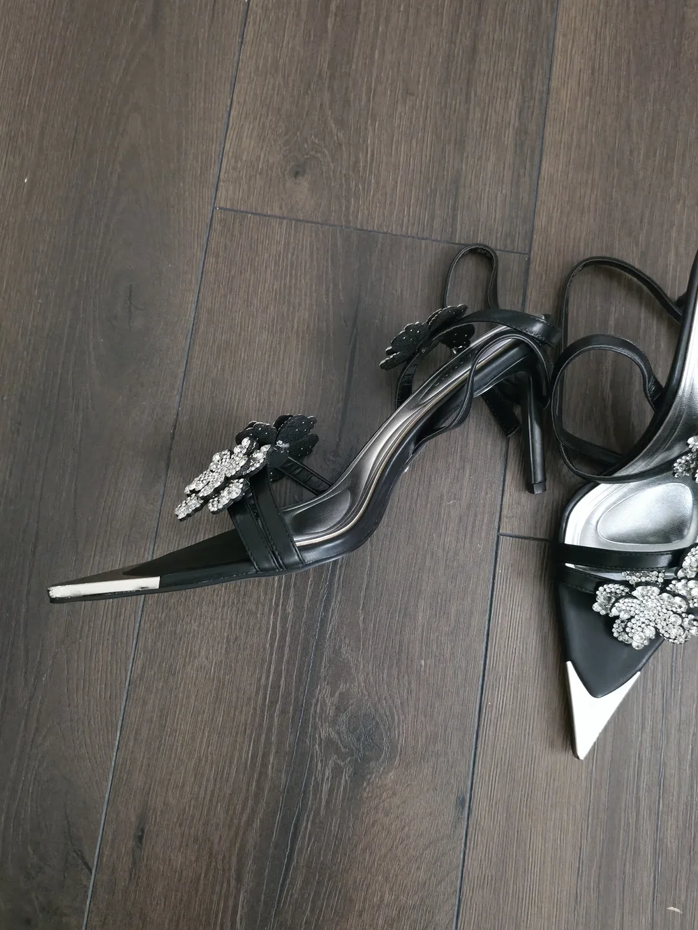 AZALEA WANG Njema Flower Embellished Stiletto Heel